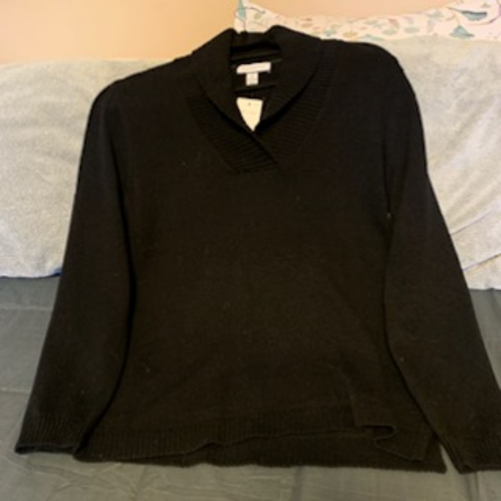 Basic Black Pullover - image 1